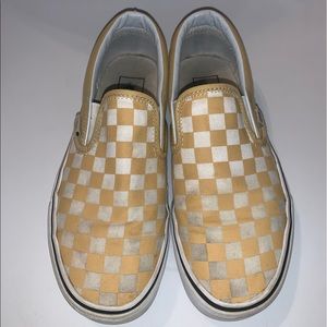 yellow checkered vans;)